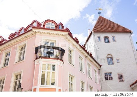 バルト三国のエストニアの首都タリン歴史地区の風景 132062574