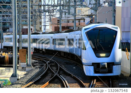 上下線の高架化を終えた『とうきようスカイツリー駅』を行く…  東武特急【スペーシアX】N100系 132067548
