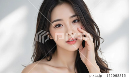綺麗な女性のビューティーイメージ 132068816