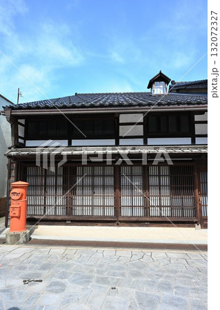 高岡市金屋町の街並み(富山県) 高岡市金屋町の街並み(富山県) 132072327