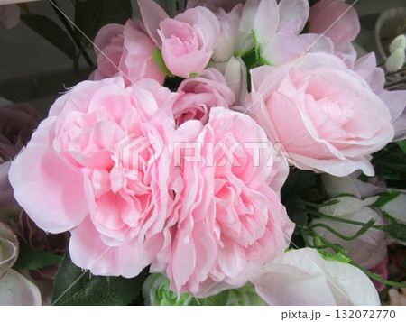 カラフルな造花の花束 132072770