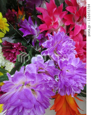 カラフルな造花の花束 132072784