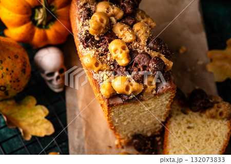 Halloween cake decorated with skull 132073833