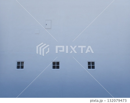 ガラスブロック窓と壁のイメージ素材 132079473