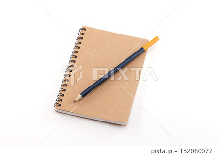 メモ帳 白バック メモ帳 白バック 132080077