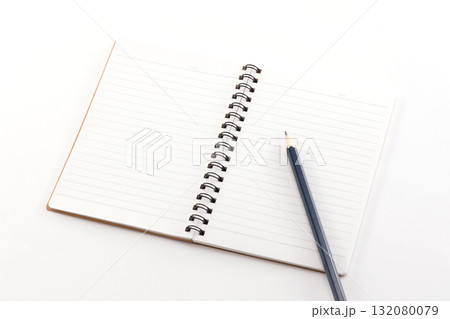メモ帳 白バック 132080079