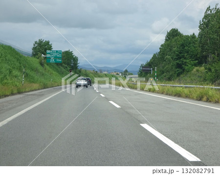 道央自動車道　道央道　下り線、旭川北IC付近　HOKKAIDO EXPWY 132082791