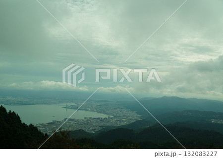 比叡山山頂付近から見た大津の風景 132083227