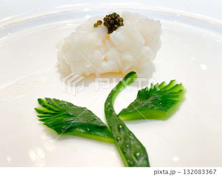 中国宴会料理・富贵花开明虾鱼子酱(海老むき身とキャビアの牡丹仕立て) 中国宴会料理・富贵花开明虾鱼子酱(海老むき身とキャビアの牡丹仕立て) 132083367