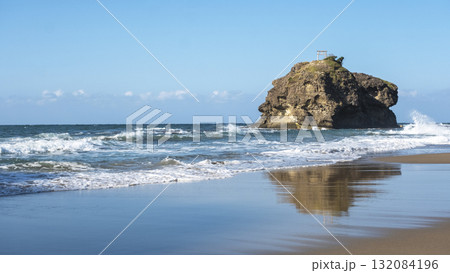 白兎海岸　日本海　鳥取県 132084196