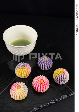 茶道（はさみ菊） 132084666