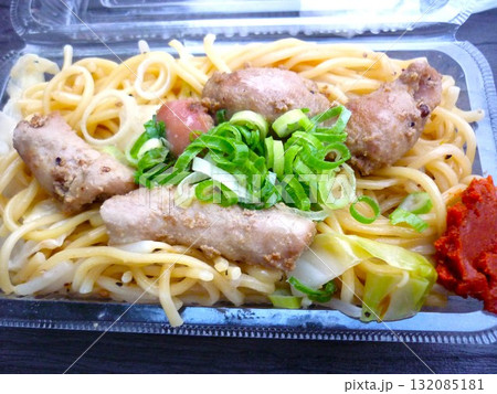 屋台の博多名物のもつ焼きラーメン 屋台の博多名物のもつ焼きラーメン 132085181