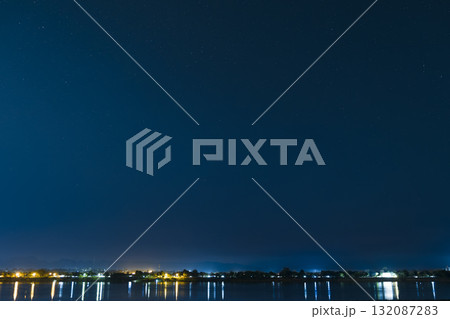 夜明け前のメコン川と星空の風景 / Mekong River, Thailand & Laos 夜明け前のメコン川と星空の風景 / Mekong River, Thailand & Laos 132087283