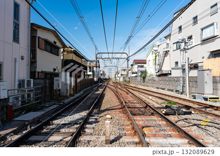 京王線飛田給駅の踏切から西側を眺める　東京都調布市飛田給 132089629