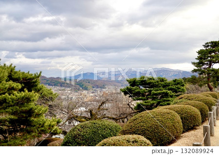 兼六園 眺望台から金沢の市街地を見た風景 石川県金沢市 兼六園 眺望台から金沢の市街地を見た風景 石川県金沢市 132089924