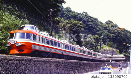 箱根湯本付近を走る小田急3100形NSE車、3151～、17はこね、1982年5月29日 132090702