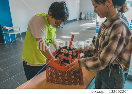 supporting my fave supporting my fave 132092204