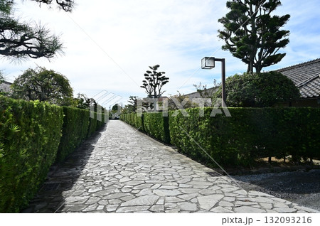 御城番屋敷(三重県松阪市殿町)と石畳 御城番屋敷(三重県松阪市殿町)と石畳 132093216