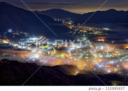 箱根外輪山から見る仙石原の夜景 132095837