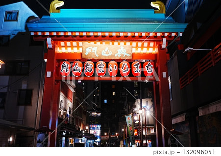 日本 東京 浅草 浅草寺 奥山おまいりまち商店街 日本 東京 浅草 浅草寺 奥山おまいりまち商店街 132096051