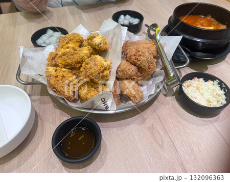 フライドチキン からあげ 鶏の唐揚 132096363