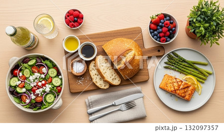 Inspirasi Sarapan Lezat dan Bergizi dengan Roti, Pancake, dan Buah Segar 132097357