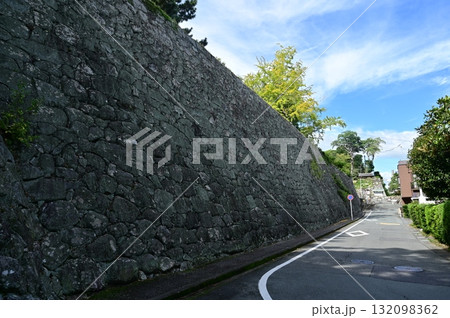 松坂城（三重県）の石垣と表門跡 132098362