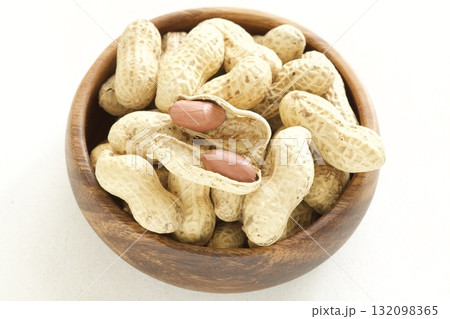 殻付きの落花生 殻付きの落花生 132098365