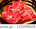 焼肉用の牛肉スライス 132099028