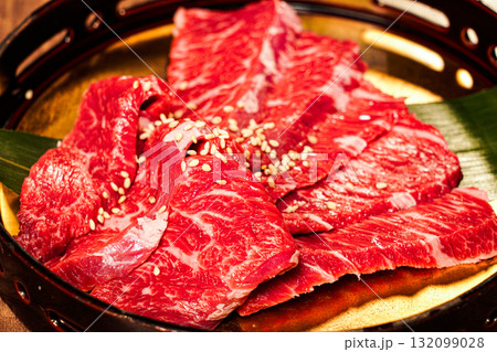 焼肉用の牛肉スライス 焼肉用の牛肉スライス 132099028