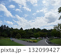 夏の観光名所金沢市の街の緑地の風景 132099427
