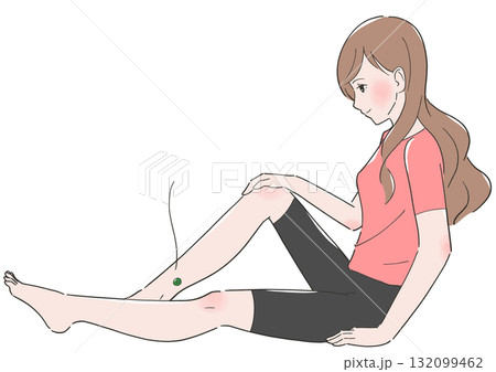 足にお灸をする女性のイラスト 132099462