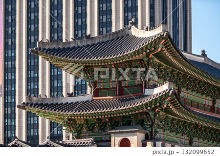 Sungnyemun or Namdaemun - South Great Gate in downtown Seoul, capital of South Korea Sungnyemun or Namdaemun - South Great Gate in downtown Seoul, capital of South Korea 132099652