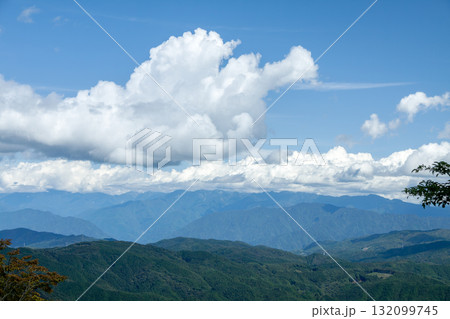 茶臼山高原から望む南アルプス 茶臼山高原から望む南アルプス 132099745