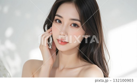 綺麗な女性のビューティーイメージ 132100903