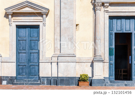 Green Wooden Doors 132101456