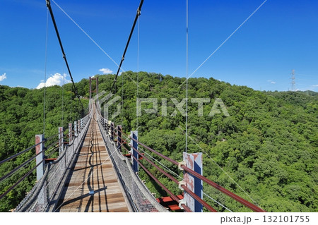 星のブランコ（吊り橋）の風景 132101755