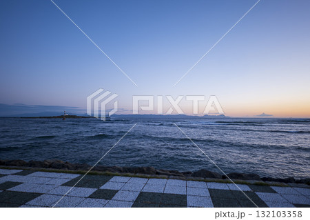 早朝の大間崎の風景 ※青森県大間町 早朝の大間崎の風景 ※青森県大間町 132103358