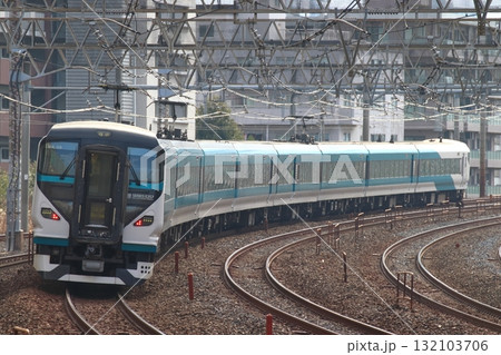 特急踊り子号運転に向け回送中のE257系電車（埼玉県川口市） 132103706
