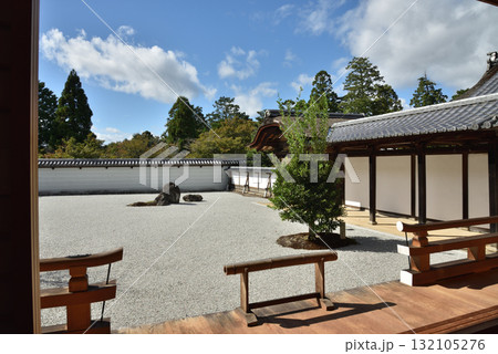 曼殊院門跡 宸殿前庭 盲亀浮木の庭(京都市左京区) 曼殊院門跡 宸殿前庭 盲亀浮木の庭(京都市左京区) 132105276