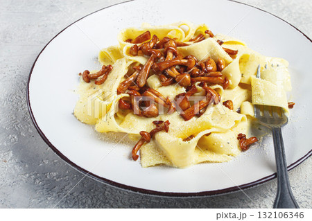 pasta papardelle, in creamy garlic sauce, with mushrooms, traditional Italian cuisine, pasta carbonara, homemade, no people, 132106346