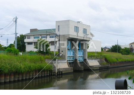 埼玉県草加市辰井川排水機場周辺2025年10月 132108720
