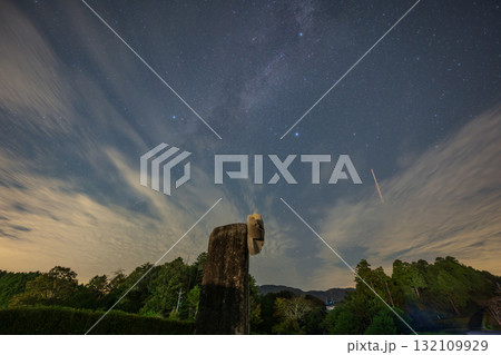 日本の岡山県高梁市の公園で見たとても美しい星空 132109929