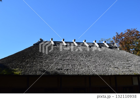 茅葺き屋根 132110938