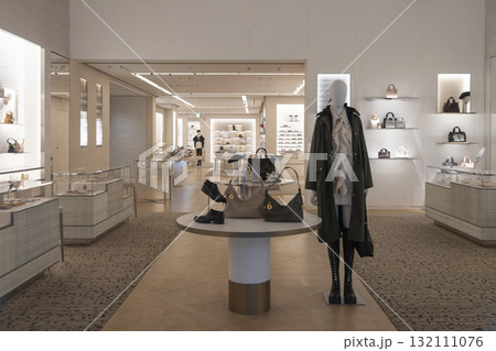 DIOR House of Dior Ginza 132111076