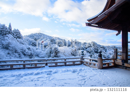 雪化粧した清水寺 子安の塔 雪化粧した清水寺 子安の塔 132111118