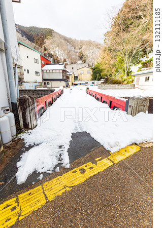 冬化粧した湯原温泉街 冬化粧した湯原温泉街 132111185