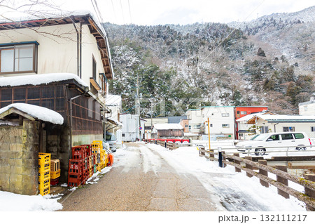 冬化粧した湯原温泉街 132111217