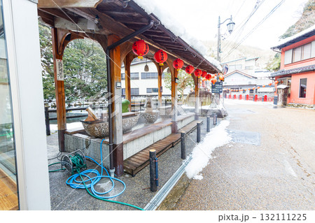 冬化粧した湯原温泉街 132111225