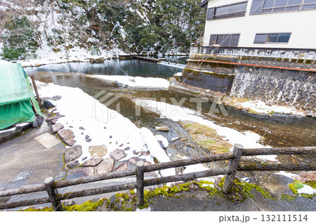冬化粧した湯原温泉街 冬化粧した湯原温泉街 132111514